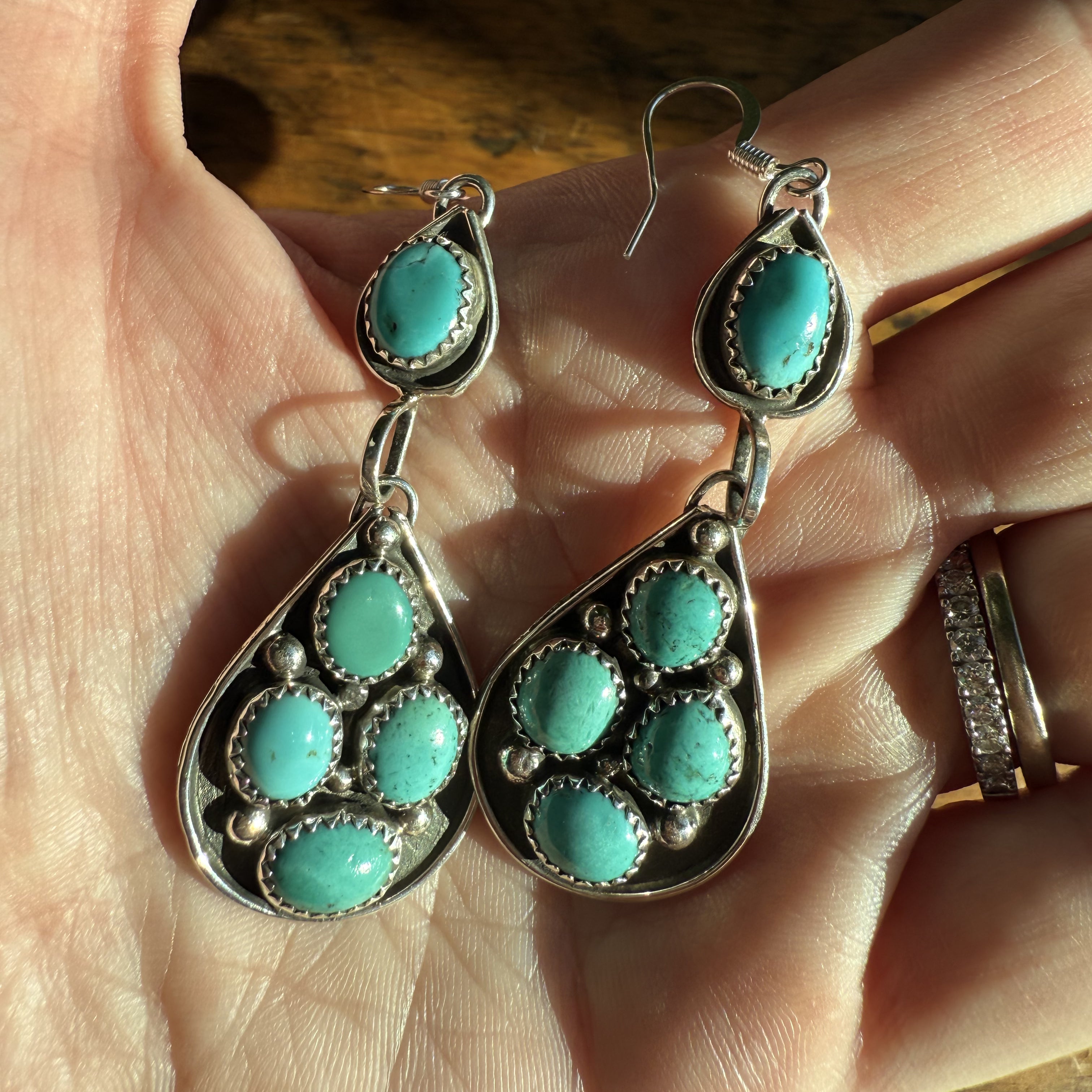 Cluster Dangles