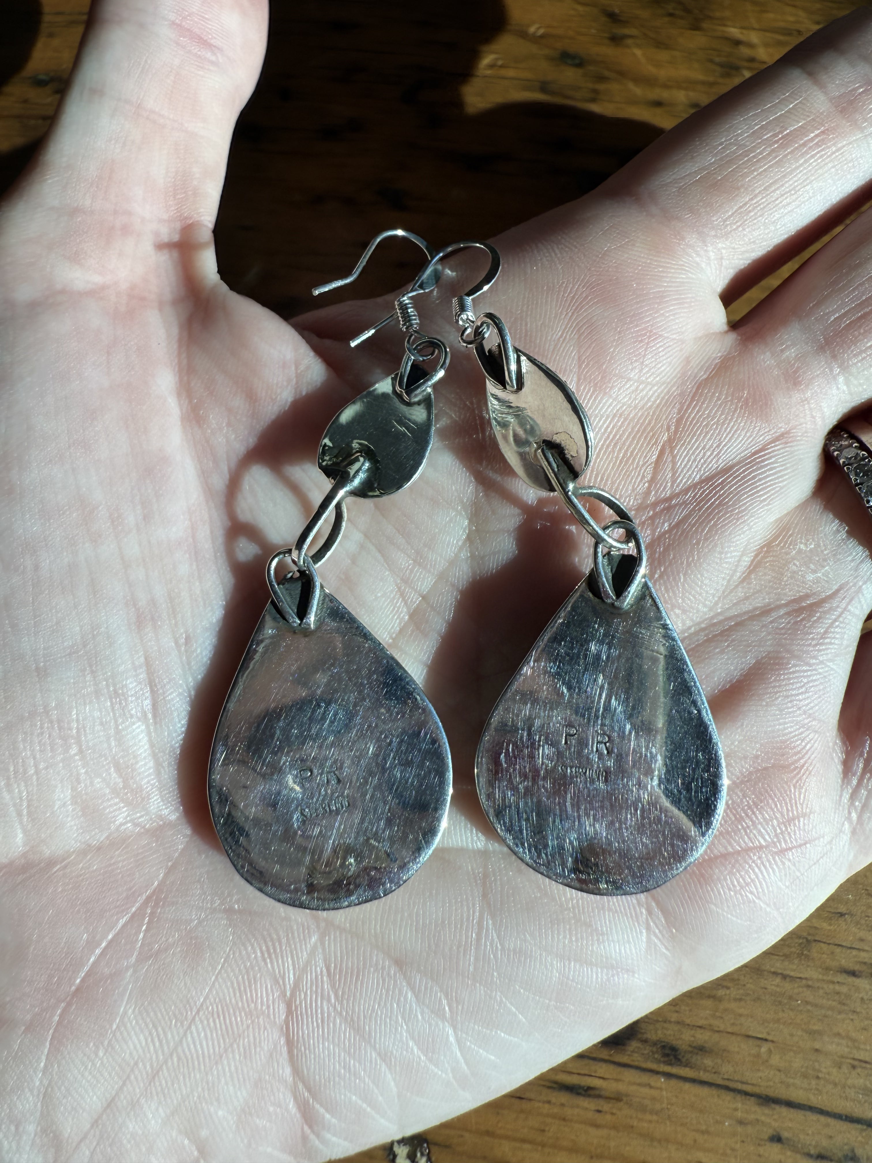 Cluster Dangles