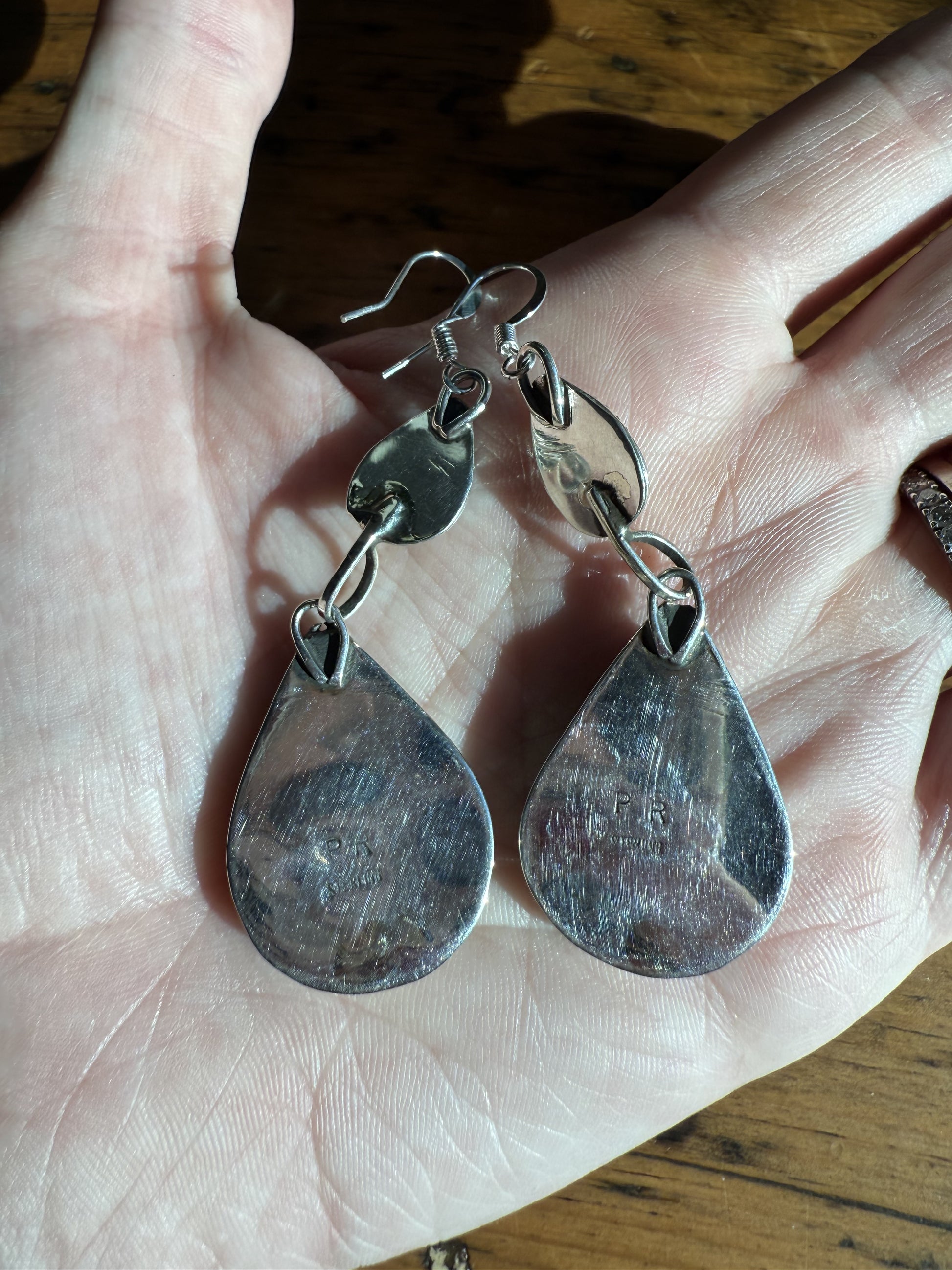 Cluster Dangles